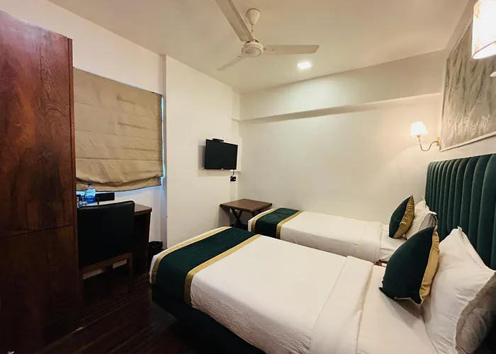 J Hotel And Banquets Bombay