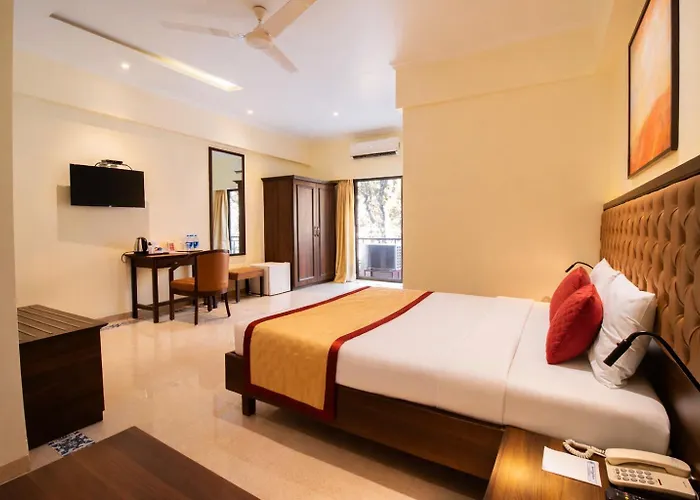 West End Hotel Opp Bombay Hospital